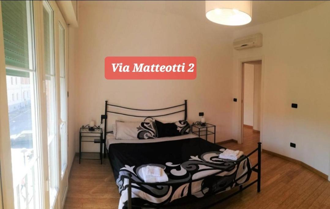 Via Matteotti & Via Carracci Apartments Болонья Экстерьер фото